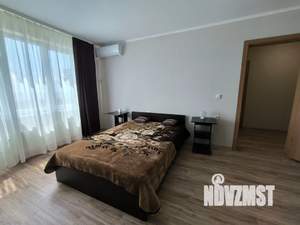 1-к квартира, посуточно, 38м2, 11/16 этаж