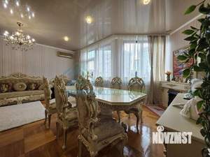 4-к квартира, вторичка, 300м2, 2/4 этаж