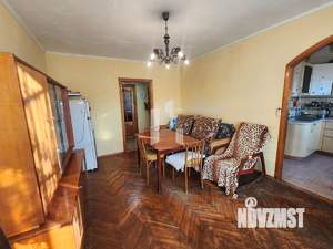 3-к квартира, вторичка, 61м2, 5/5 этаж
