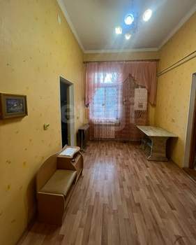 5-к квартира, вторичка, 61м2, 1/2 этаж