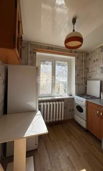 2-к квартира, вторичка, 40м2, 1/5 этаж