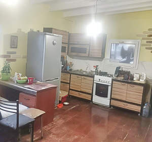 3-к квартира, вторичка, 70м2, 1/1 этаж