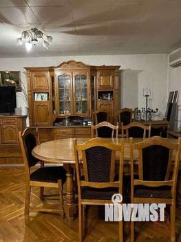 4-к квартира, вторичка, 140м2, 3/9 этаж