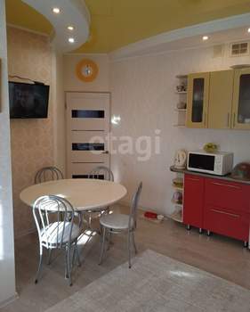 2-к квартира, вторичка, 65м2, 3/3 этаж