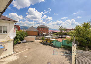 2-к квартира, вторичка, 63м2, 2/2 этаж