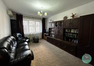 2-к квартира, вторичка, 52м2, 1/10 этаж
