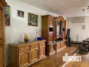 4-к квартира, вторичка, 140м2, 3/9 этаж