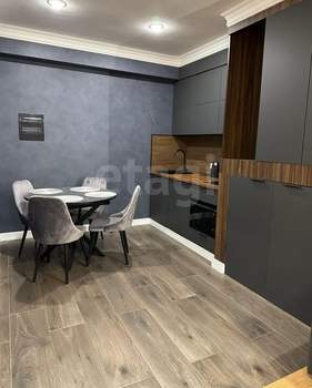 2-к квартира, вторичка, 102м2, 1/4 этаж