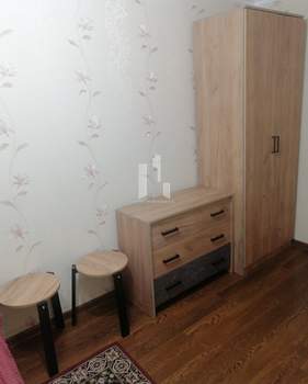 2-к квартира, вторичка, 42м2, 1/4 этаж