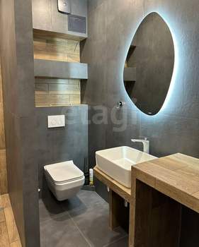 2-к квартира, вторичка, 102м2, 1/4 этаж