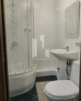 2-к квартира, вторичка, 42м2, 1/4 этаж