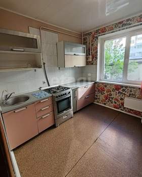 2-к квартира, вторичка, 52м2, 1/10 этаж