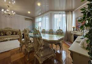 4-к квартира, вторичка, 300м2, 2/4 этаж