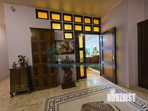 4-к квартира, вторичка, 300м2, 2/4 этаж