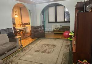 4-к квартира, вторичка, 130м2, 1/4 этаж