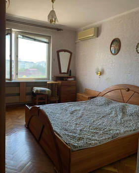 4-к квартира, вторичка, 140м2, 3/10 этаж