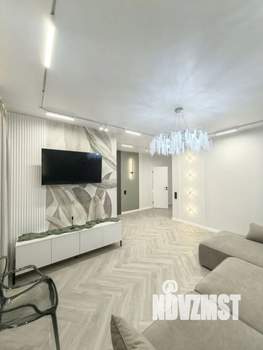 3-к квартира, вторичка, 74м2, 1/25 этаж