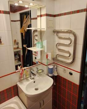 3-к квартира, вторичка, 63м2, 1/9 этаж