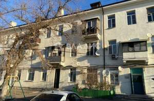 3-к квартира, вторичка, 54м2, 1/3 этаж