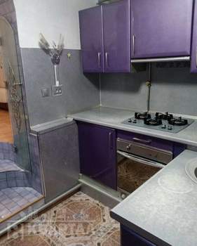 3-к квартира, вторичка, 65м2, 1/1 этаж