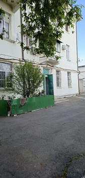 3-к квартира, вторичка, 54м2, 1/3 этаж