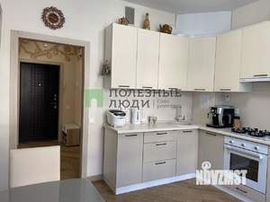 2-к квартира, вторичка, 61м2, 1/4 этаж
