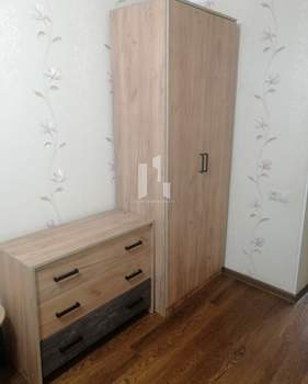 2-к квартира, вторичка, 42м2, 1/4 этаж